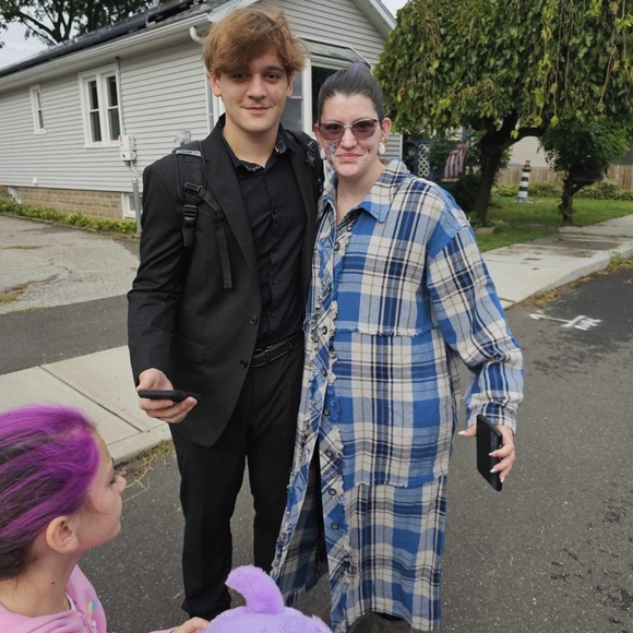 Meet your Posher, Leah - Picture 5 of 7